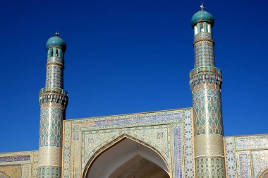 Batı Afganistan 'da Herat. Herat Büyük Camii (Cuma Camisi veya Jama Mescid). Cami avlusunda mozaikleri ve Kuran kaligrafisini gösteren detaylar. Cuma Camisi, Herat, Afganistan