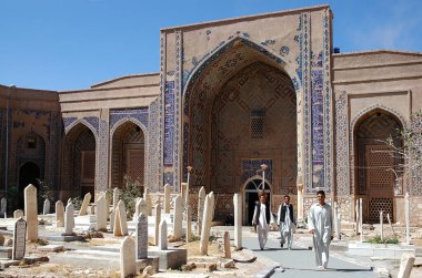 Afganistan 'da Herat. Khwaja Abd Allah (Abdullah Ansari Tapınak Kompleksi) içinde bir mezarlık. Burası Sufi azizi Khwaja Abdullah Ansari 'nin mozolesi. Batı Afganistan
