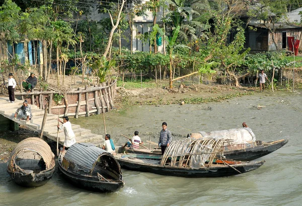 Gangesz Delta Bangladesben Halászhajók Horgonyoztak Folyó Partján Egy Kisvárosban Gangesz — Stock Fotó