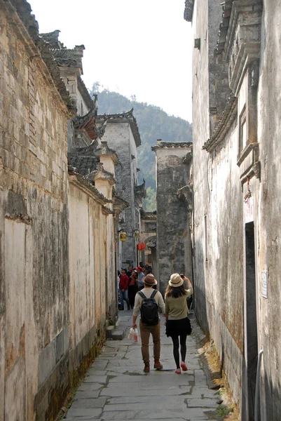 Xidi Ancient Town Provincia Anhui China Una Calle Trasera Casco — Foto de Stock