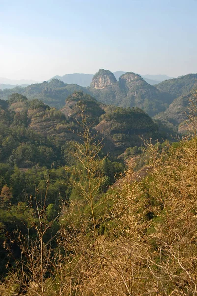 Wuyishan Dağları Fujian Eyaleti Çin Wuyi Dağlarının Tepelerinin Manzarası Kükreyen — Stok fotoğraf