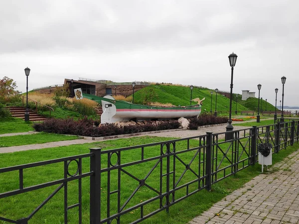 Eski ahşap tekne. Sviyazhsk adasında.