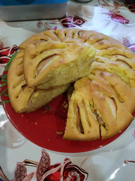 Charlotte tatlım. Tabakta..