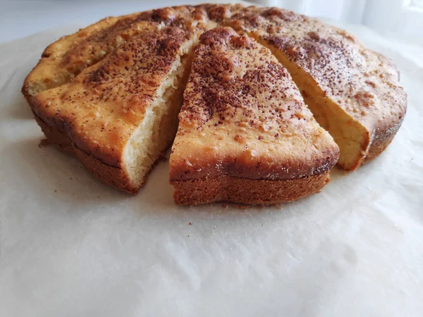 Charlotte Cupcake. Beyaz bir kağıtta.