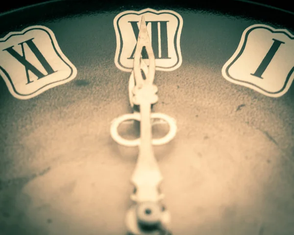 Antiguo Reloj Pared Vintage Con Péndulo Primer Plano Con Reloj —  Fotos de Stock