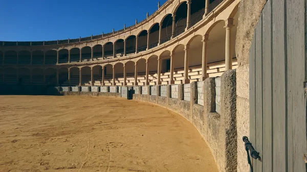 Ronda İspanya - 12.01.2017 Plaza de Toros de la Real Maestranza de Caballera de Ronda. İspanya 'nın Ronda şehrinde ünlü bir boğa güreşi..