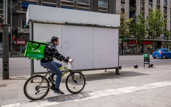 Bucharest Romania 2020 Uber Eats Courier Bicycle Delivering Order — Stock Photo, Image