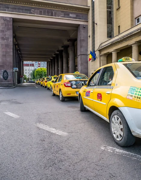 Bucharest Romania 2020 Taxi Cars Waiting Line Clients Front North — Stock Photo, Image