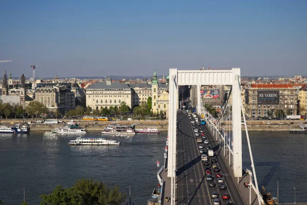 Budapeszt Kwiecień 2019 Most Elżbiety Łączący Budę Szkodniki Ruchem Moście — Zdjęcie stockowe