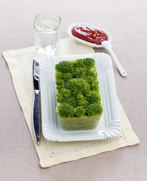 Terrina vegetal con brócoli —  Fotos de Stock