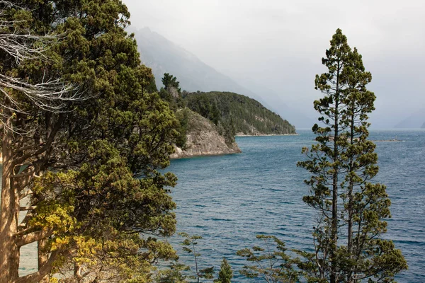 Arjantin Patagonya gölleri ve doğası.