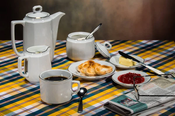 Klasik Sweet Breackfast. Süt ve Şekerli Kahve.