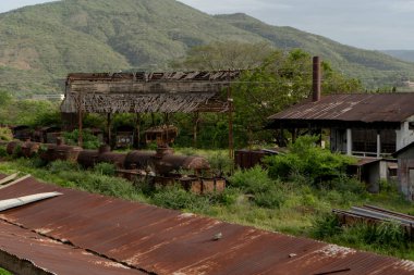 Terk edilmiş tren istasyonu