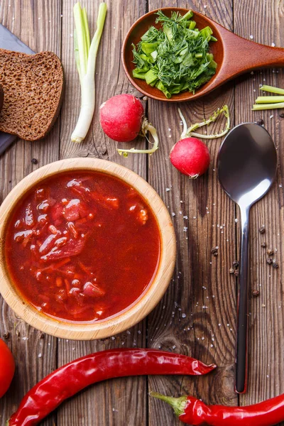 Sopa Beterraba Chapa Madeira Com Legumes Mesa Madeira Borch Comida — Fotografia de Stock