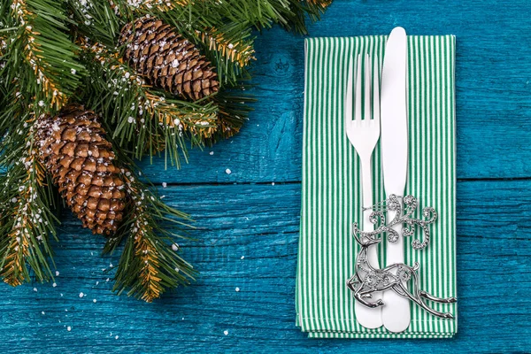 Christmas Table Place Setting Blue Table Green Napkin White Fork — Stock Photo, Image