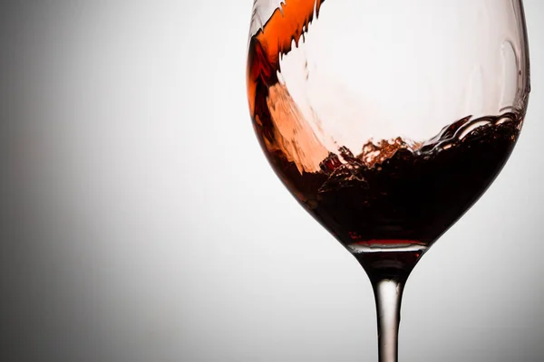 Gläserner Großaufnahme Von Einschenkendem Wein Ein Drittel — Stockfoto