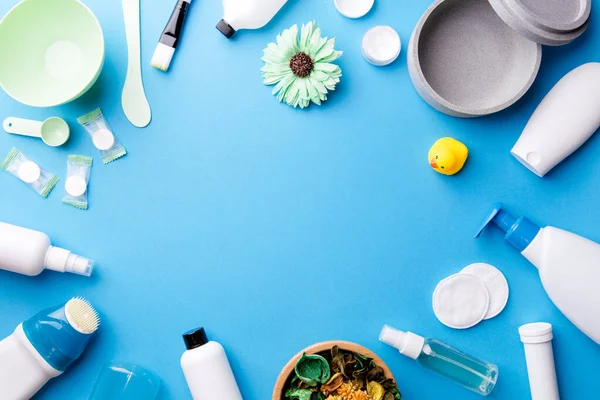 Muchos Productos Cosméticos Diferentes Para Cuidado Personal Mesa Azul Vista — Foto de Stock