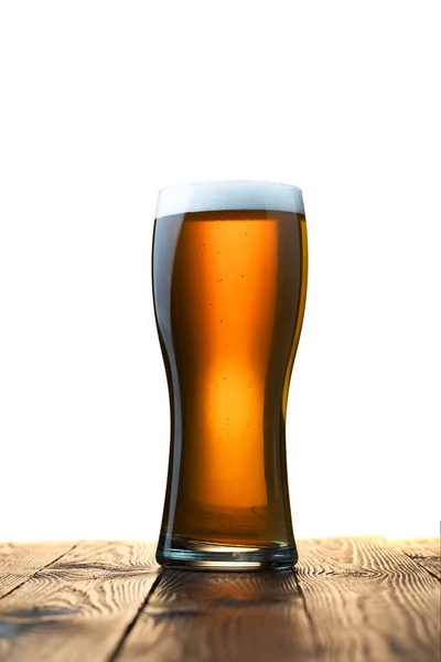 Zamrzlé Sklo Světlého Piva Dřevěném Stole Bílé Pozadí — Stock fotografie