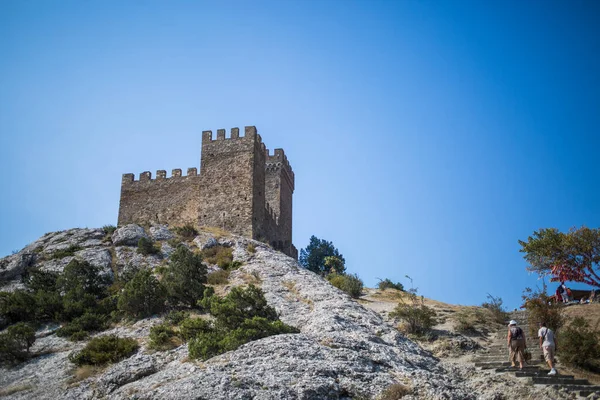 Πύργος Του Φρουρίου Γένοβα Στην Κριμαία Sudak Από Έδαφος Επάνω — Φωτογραφία Αρχείου