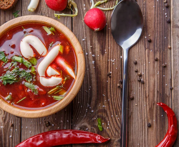 Sopa Beterraba Chapa Madeira Com Legumes Mesa Madeira Borch Comida — Fotografia de Stock