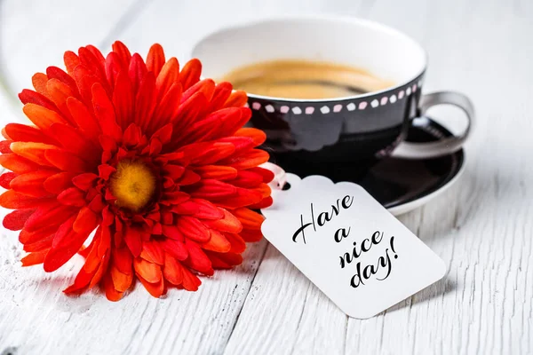 Gerberas Rojas Taza Café Postal Con Deseo Mesa Madera —  Fotos de Stock