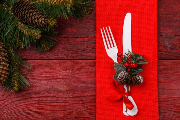 Christmas Table Place Setting Red Napkin White Fork Knife Decorated — Stock Photo, Image