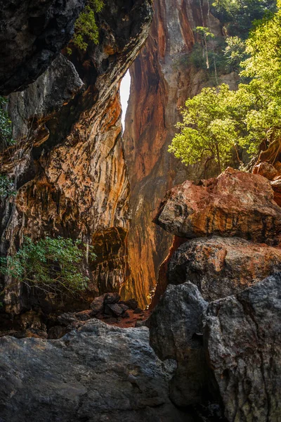 Raylay Railay 해변에 동굴에서 바라본 — 스톡 사진