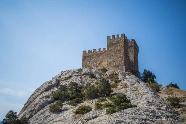 Πύργος Του Φρουρίου Γένοβα Στην Κριμαία Sudak Από Έδαφος Επάνω — Φωτογραφία Αρχείου