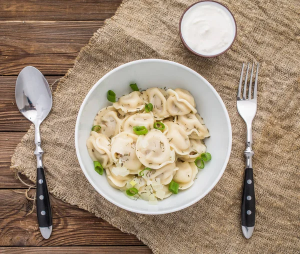 Las Albóndigas Carne Los Pelmeni Rusos Los Ravioles Con Carne —  Fotos de Stock