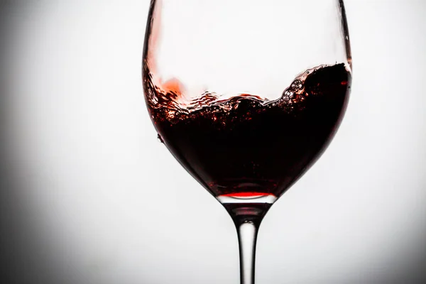 Stilvolles Bild Von Rotwein Der Großaufnahme Glas Spritzt — Stockfoto