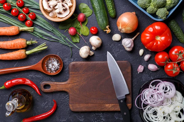 Image Sur Dessus Des Légumes Frais Champignons Planche Découper Huile — Photo