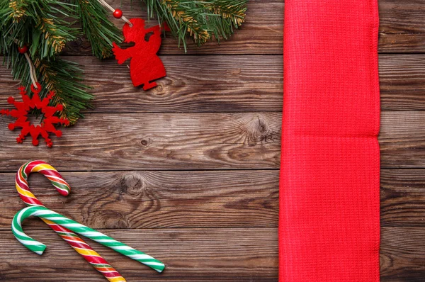 Накрытие Рождественского Стола Украшенные Рождественскими Сосновыми Ветвями Рождественскими Игрушками Двумя — стоковое фото