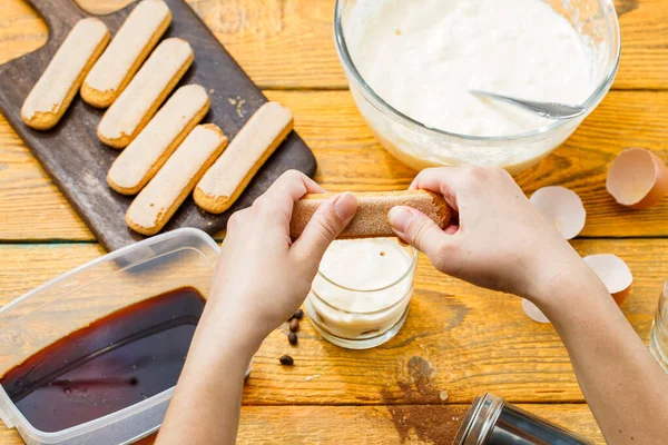 Foto Mesa Madera Con Galletas Café Queso Crema Cáscaras Huevo — Foto de Stock