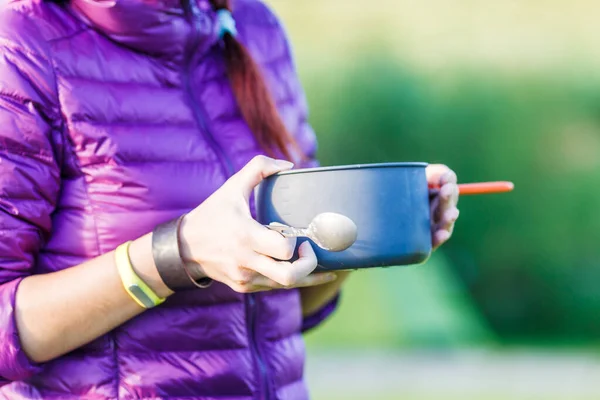 Girl Purple Jacket Pot Nature — Stock Photo, Image