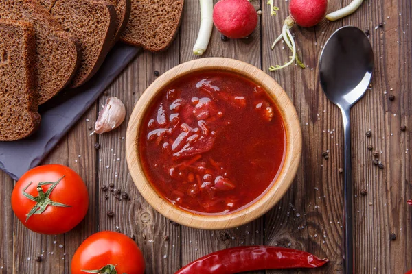 Sopa Beterraba Chapa Madeira Com Legumes Mesa Madeira Borch Comida — Fotografia de Stock