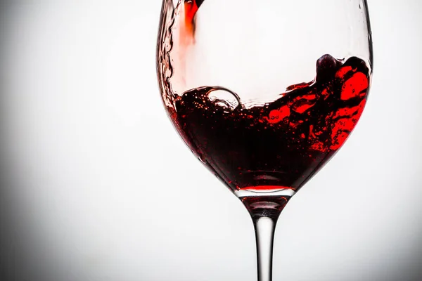 Ρεύμα Του Κρασιού Που Χύνεται Ένα Ποτήρι Closeup Βουτιά Του — Φωτογραφία Αρχείου