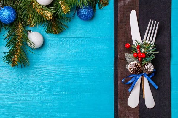 Christmas Table Place Setting Black Napkin White Fork Knife Decorated — Stock Photo, Image