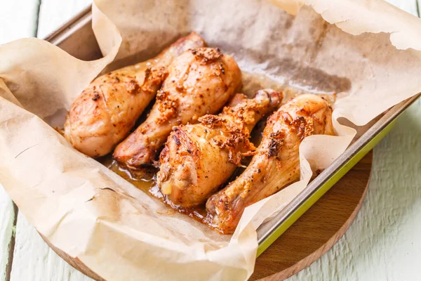 Vögel Ofen Auf Holztisch Gebacken — Stockfoto