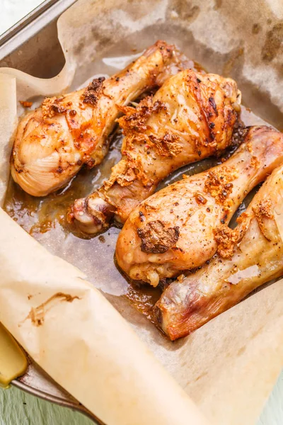 Pollo Cotto Forno Cottura Tavolo Legno — Foto Stock