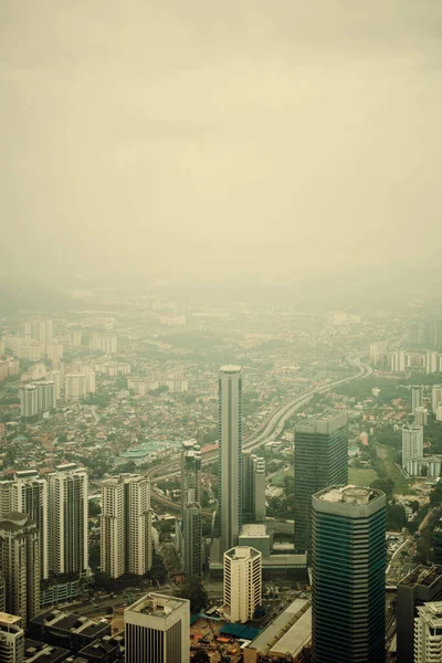 Městský Výhled Kuala Lumpur Vysokými Mrakodrapy Topení Zeleni Parků Malajsie — Stock fotografie