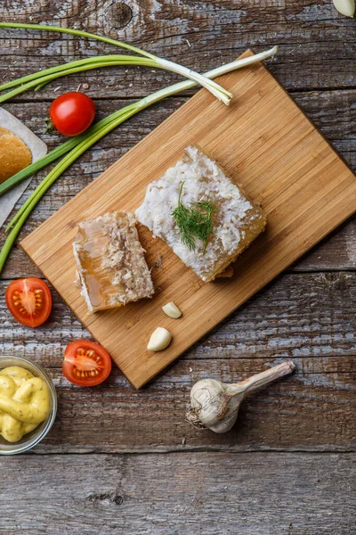 Carne Geleia Caseira Com Mostarda Pão Tomate Alho Mesa Holodets — Fotografia de Stock