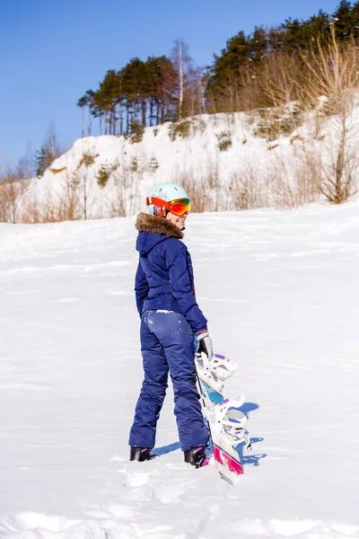 Foto Volta Esportes Mulher Com Snowboard Dia Inverno — Fotografia de Stock