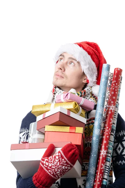 Foto Del Hombre Pensativo Gorra Santa Claus Con Cajas Con —  Fotos de Stock