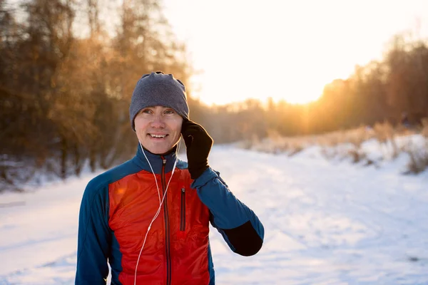 Porträtt Löpare Klädd Varma Sportkläder Väntan Början Vintern Utomhus Träning — Stockfoto