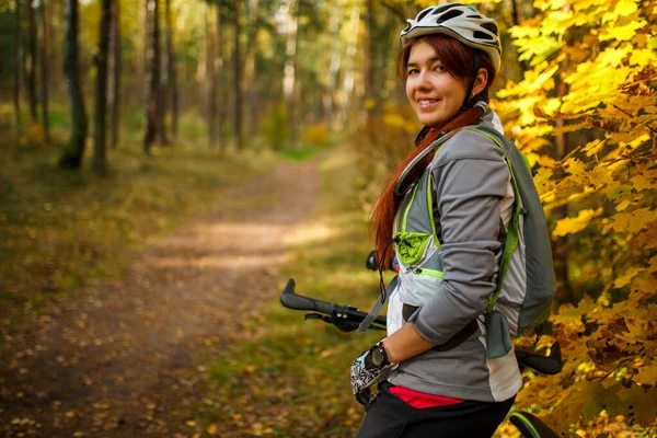 Photo Girl Helmet Sports Clothes Bicycle Autumn Forest — Stock Photo, Image