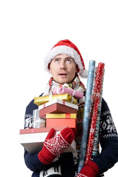 Foto Del Hombre Pensativo Gorra Santa Claus Con Cajas Con —  Fotos de Stock