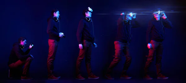 Man bär virtuell verklighet headset. Bild med glitch effekt — Stockfoto