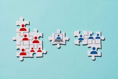 Virüsün çevrimiçi iletişimle yayılmasını engelleyen bulmaca parçaları.