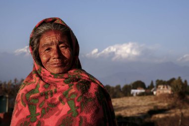 Nepal, Dhulikhel 'li buruşuk yaşlı kadın.