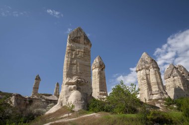 Cappadocia 'da tepeler ve kaya oluşumları